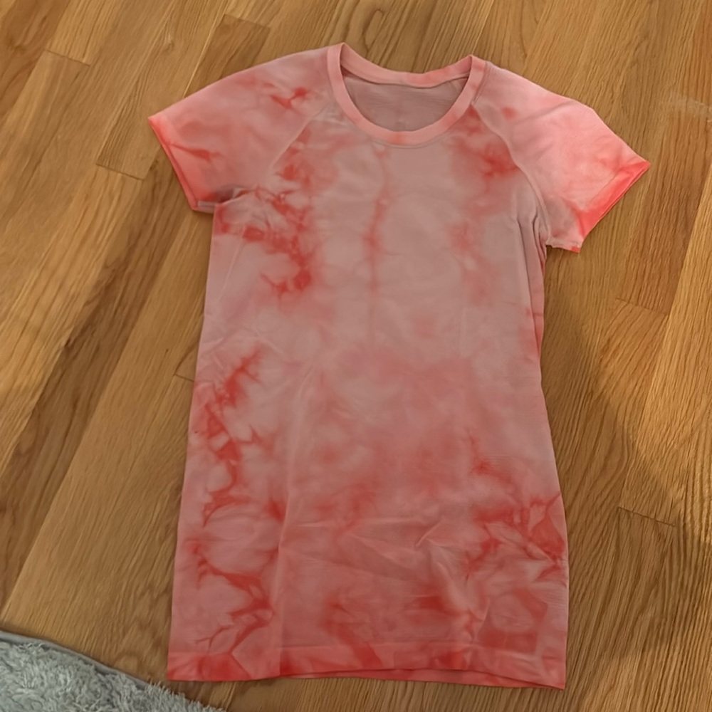 luluemom swiftly t-shirt